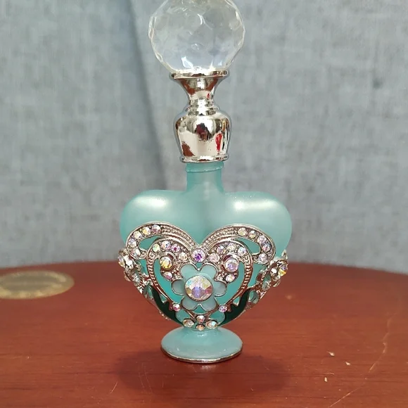 Decorative Aqua Heart Perfume Bottle with Crystal Stopper - Picture 4 of 4